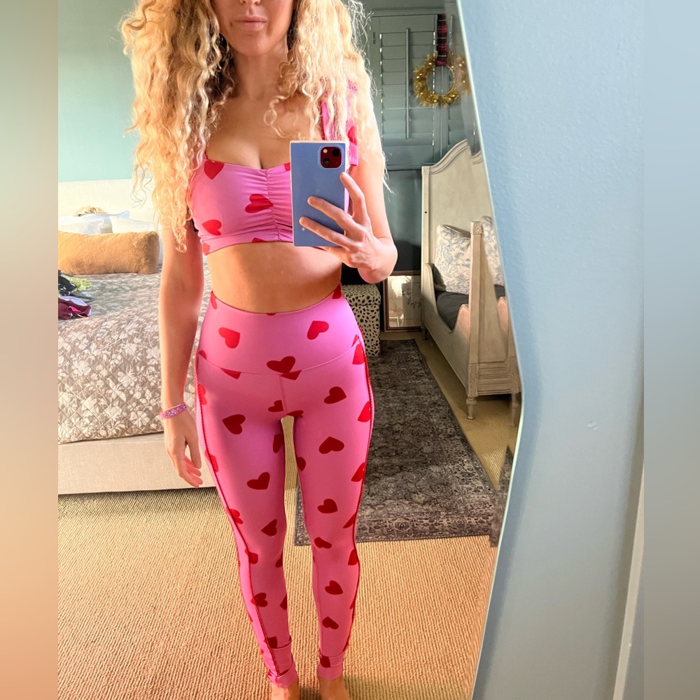 Beach Riot NWOT Pink heart set, leggings and tie top XS